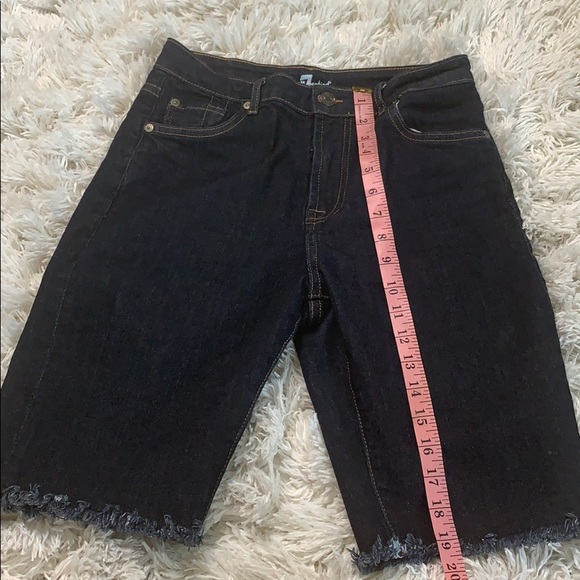 7 For All Mankind hi-rise shorts size 26 - Picture 7 of 9